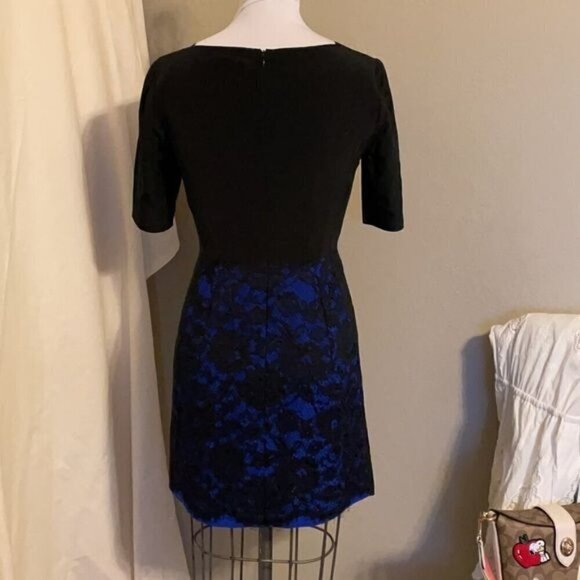 Tibi Royal Blue and Black Lace Short Sleeve Shift Dress 4 - Picture 5 of 12
